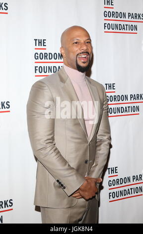 Gordon Parks Foundation ehrt Congressman John Lewis, Mavis Staples, Alexander Soros, Jon Batiste und Kenneth und Kathryn Chenault beim 2017 Awards Dinner und Auktion statt auf E: Cipriani 42nd Street Featuring: gemeinsame wo: New York, New York, Vereinigte Staaten von Amerika bei: Kredit-6. Juni 2017: Derrick Salters/WENN.com Stockfoto