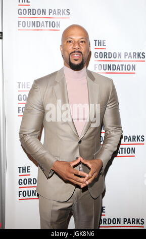 Gordon Parks Foundation ehrt Congressman John Lewis, Mavis Staples, Alexander Soros, Jon Batiste und Kenneth und Kathryn Chenault beim 2017 Awards Dinner und Auktion statt auf E: Cipriani 42nd Street Featuring: gemeinsame wo: New York, New York, Vereinigte Staaten von Amerika bei: Kredit-6. Juni 2017: Derrick Salters/WENN.com Stockfoto