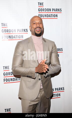 Gordon Parks Foundation ehrt Congressman John Lewis, Mavis Staples, Alexander Soros, Jon Batiste und Kenneth und Kathryn Chenault beim 2017 Awards Dinner und Auktion statt auf E: Cipriani 42nd Street Featuring: gemeinsame wo: New York, New York, Vereinigte Staaten von Amerika bei: Kredit-6. Juni 2017: Derrick Salters/WENN.com Stockfoto