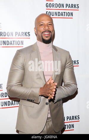 Gordon Parks Foundation ehrt Congressman John Lewis, Mavis Staples, Alexander Soros, Jon Batiste und Kenneth und Kathryn Chenault beim 2017 Awards Dinner und Auktion statt auf E: Cipriani 42nd Street Featuring: gemeinsame wo: New York, New York, Vereinigte Staaten von Amerika bei: Kredit-6. Juni 2017: Derrick Salters/WENN.com Stockfoto