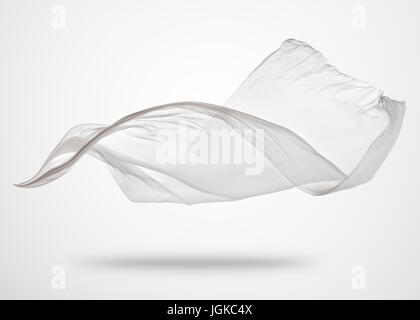 Glattes eleganten transparentes weißes Tuch getrennt auf grauem Hintergrund. Textur des Fliegens Stoff. Stockfoto