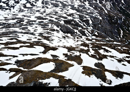 Nibbevegen Straße. Die Straße bis zum Dalsnibba ist eines der ehrgeizigsten Straßenbau-Projekte, die jemals in Norwegen. Stockfoto