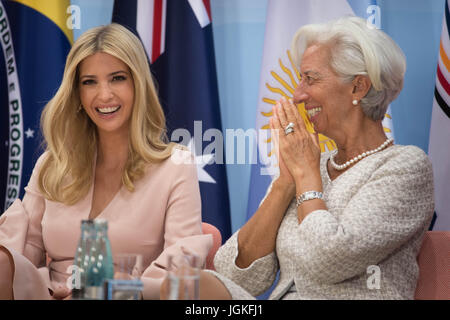 Ivanka Trump (links) und internationalen monetären Fonds Managing Director Christine Lagarde besuchen den Start von der Weltbank Entrepreneurship-Anlage Fraueninitiative am Rande des G20-Gipfels in Hamburg. Stockfoto