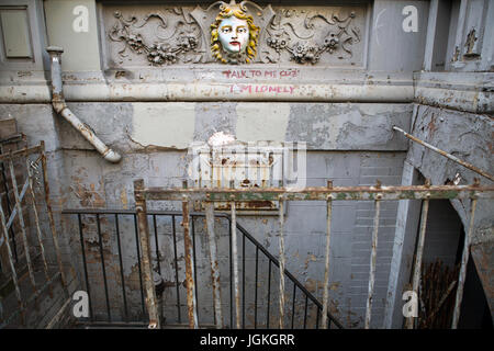 New York Gebäude Closeup am St. Marks Platz. 96 und 98 St.-Markus Platz ist auf dem Cover von Led Zeppelin 1975 Physical Graffiti Album gesehen. Stockfoto