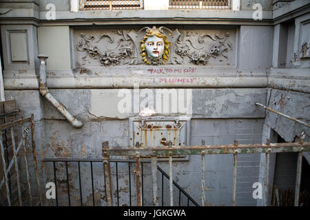 New York Gebäude Closeup am St. Marks Platz. 96 und 98 St.-Markus Platz ist auf dem Cover von Led Zeppelin 1975 Physical Graffiti Album gesehen. Stockfoto