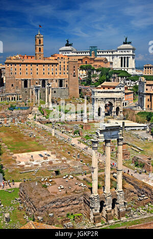 Panoramasicht auf das Forum Romanum, das "Herzstück" des römischen Reiches, von Orti Farnesiani (Farnesiani Garten), auf dem Palatin, Rom, Italien. Stockfoto