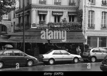 PARIS, Frankreich – 12. August 2006: Straßen von Paris. Ansichten. 12. August 2006. Paris, Frankreich. Stockfoto