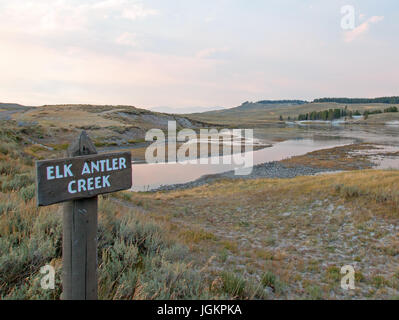 Sonnenuntergang am Elch Geweih Creek und Yellowstone River im Hayden Valley im Yellowstone National Park in Wyoming USA Stockfoto