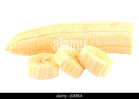 Isolierte Banane Früchte. Geschält geschnitten Bananen auf weißem Hintergrund Stockfoto