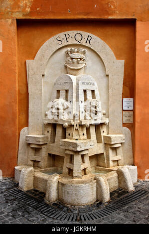 Fontana Degli Artisti (Brunnen der Künstler), in Via Margutta zwischen Piazza di Spagna und Piazza del Popolo, Rom, Italien. Stockfoto