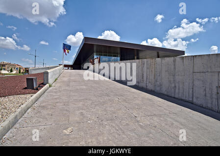 Toledos Toletum touristisches Zentrum. Erfolglose öffentlichen Hochbau heute ungenutzt. Aufnahme in Toledo, Juli 2017 Stockfoto