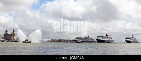 Panorama von Queen Elizabeth, Queen Mary 2 und Queen Victoria-Liner im Fluss Mersey, Cunard 175-jähriges Jubiläum zu feiern. Stockfoto