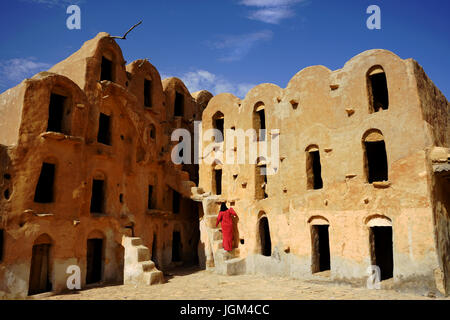 Ksar Ouled Soltane, eine alte befestigte Getreidespeicher oder Ksar, befindet sich im Stadtteil Tataouine in Süd-Tunesien Stockfoto
