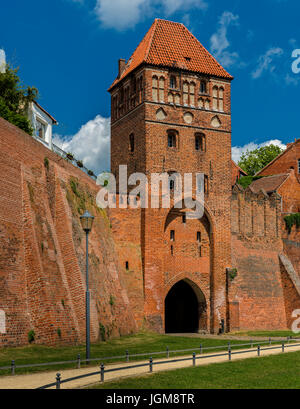 Wand und Schloss Stadttor, Tangermünde, Sachsen-Anhalt, Deutschland Stockfoto