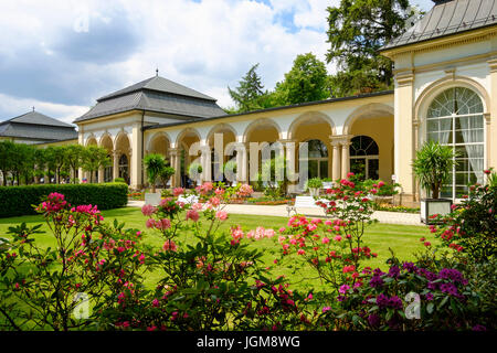 Säulenwandelhalle im Kurpark, Bad Steben, Frankenwald, Oberfranken, Franken, Bayern, Deutschland Stockfoto