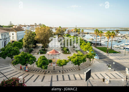 Europa, Portugal, Algarve, Faro, Stadtzentrum, Jardim Manuel Bivar, Pavillon, Yachthafen, Marina Stockfoto