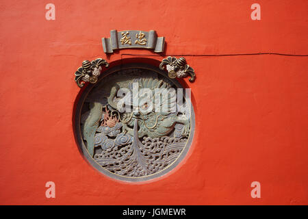 Eine interne Dekoration für Fenster im GuanDi-Tempel, ein buddhistischer Tempel im Herzen der Metropole Kuala Lumpur, Malaysia. Stockfoto