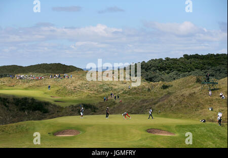 Ian Poulter Englands und Belgiens Thomas Detry auf dem sechsten Grün tagsüber drei der Dubai Duty Free Irish Open im Golfclub Portstewart. Stockfoto