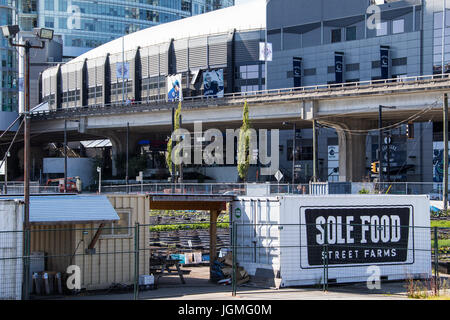 Alleinige Nahrung Straße Farmen verwandelt städtische Grundstücke in Bereiche, die handwerkliche Qualität Obst und Gemüse, Vancouver, Britisch-Kolumbien, Kanada wachsen Stockfoto