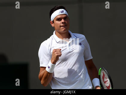 Milos Raonic feiert Sieg gegen Albert Ramos-Vinolas am Tag sechs der Wimbledon Championships in The All England Lawn Tennis and Croquet Club, Wimbledon. Stockfoto