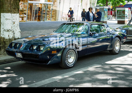 BERLIN - 17. Juni 2017: Muscle-Car Pontiac Firebird Turbo Trans Am (zweite Generation). Classic Days Berlin 2017. Stockfoto