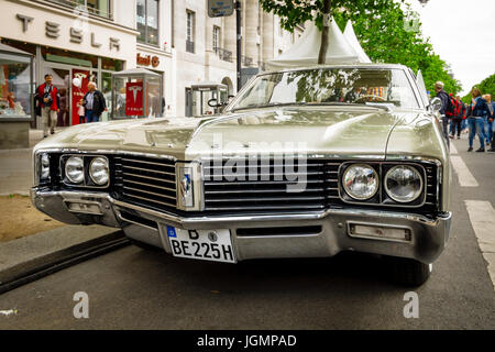 BERLIN - 17. Juni 2017: Full-Size-Luxus-Auto Buick Electra 225 begrenzt, 1967. Classic Days Berlin 2017. Stockfoto