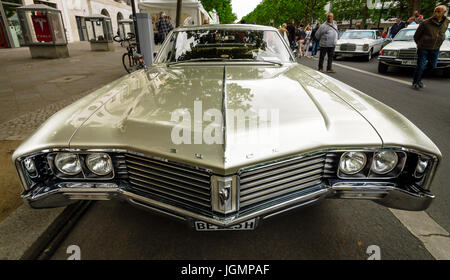 BERLIN - 17. Juni 2017: Full-Size-Luxus-Auto Buick Electra 225 begrenzt, 1967. Classic Days Berlin 2017. Stockfoto