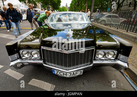 BERLIN - 17. Juni 2017: Full-Size-Luxus-Auto Cadillac Coupe de Ville, 1970. Classic Days Berlin 2017. Stockfoto