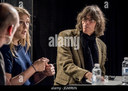 Aarhus, Dänemark - 7. Mai 2017. David Fricke, leitender Redakteur beim Rolling Stone Magazin, gesehen bei einem Panel Vortrag während der dänischen Showcase Festivals und Musik Konferenz Spot Festival 2017 in Aarhus. Stockfoto