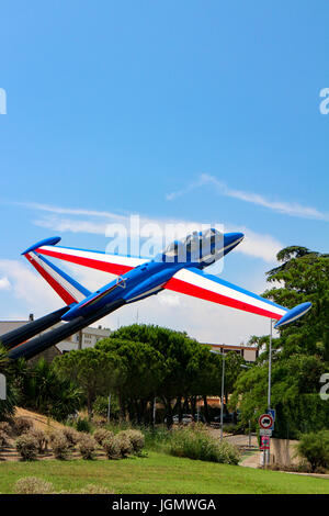 Kreisverkehr "Ecole de l ' Air" in Salon-de-Provence Stockfoto