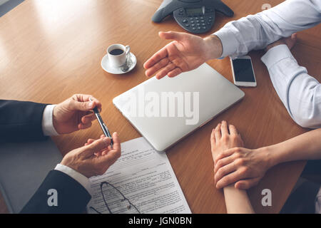 Junges Paar Kauf Immobilien mieten Stockfoto