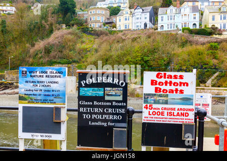 Qual der Wahl für die Touristen, erfordern eine Sightseeing-Tour in einem Glasboden-Boot von Looe, Cornwall, England, UK Stockfoto