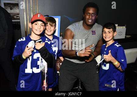 3. jährliche David Tyree Charity Bowl zugunsten der Organisation "Kinder der Stadt" Lucky Strikes Bowling mit New York: Nate Swineford, Will Kelly, NY Giant Josh Banks, Brennan Martino Where: Manhattan, New York, USA bei: Kredit-6. Juni 2017: Rob Rich/WENN.com Stockfoto