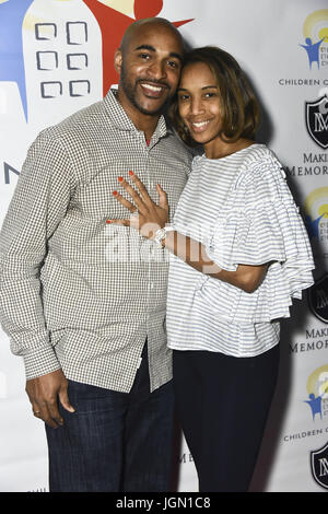 3. jährliche David Tyree Charity Bowl zugunsten der Organisation "Kinder der Stadt" Lucky Strikes Bowling mit New York: David Tyree, Leilah Tyree wo: Manhattan, New York, USA bei: Kredit-6. Juni 2017: Rob Rich/WENN.com Stockfoto