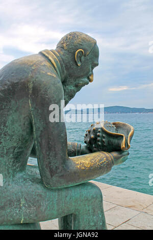 Spiridon Brusina Denkmal in Zadar. Kroatien, Dalmatien Northen. Spiridon Brusina war 11. Dezember 1845 – 21. Mai 1909 eine kroatische Malacologist. Stockfoto