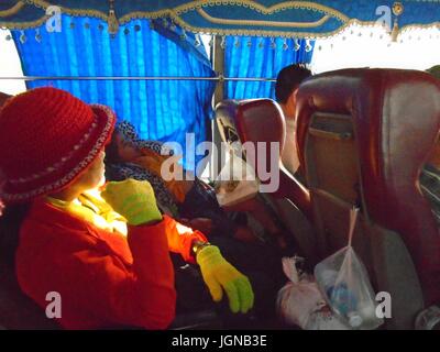 Battambang nach Phnom Penh Bus reisen Pursat Provinz, Kambodscha Stockfoto