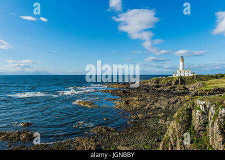 Turnberry, Scotland, UK - 4. August 2016: Der alte Leuchtturm in Turnberry ist jetzt Teil der Trump Turnberry Luxusresort Hotel. Stockfoto