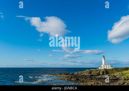Turnberry, Scotland, UK - 4. August 2016: Der alte Leuchtturm in Turnberry ist jetzt Teil der Trump Turnberry Luxusresort Hotel. Stockfoto