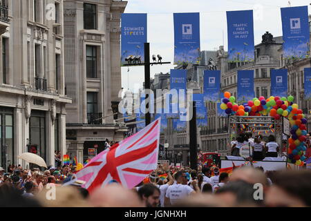 London, UK. 8. Juli 2017. Menschenrechte von vielen verschiedenen Sorten werden in London Pride 2017 gefeiert. Bildnachweis: Alasdair McLeod/Alamy Live-Nachrichten Stockfoto