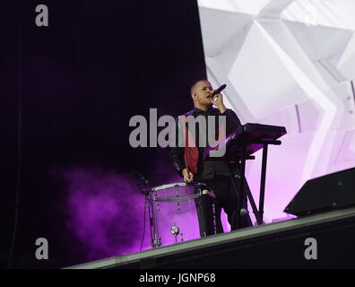 Lissabon, Portugal. 8. Juli 2017. US-Band Imagine Dragons Sänger und Gitarrist Dan Reynolds führt während der 11. Alive Festival in Lissabon, Portugal, am 8. Juli 2017. Bildnachweis: Zhang Liyun/Xinhua/Alamy Live-Nachrichten Stockfoto