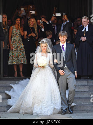 Hannover, Deutschland. 8. Juli 2017. Prinz Ernst August von Hannover jr. und Ekaterina von Hannover nach ihrer Hochzeit in der Kirche der Marktkirche in Hannover, 8. Juli 2017. Foto: Jens Kalaene/Dpa-Zentralbild/ZB/Dpa/Alamy Live News Stockfoto