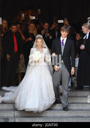 Hannover, Deutschland. 8. Juli 2017. Prinz Ernst August von Hannover jr. und Ekaterina von Hannover nach ihrer Hochzeit in der Kirche der Marktkirche in Hannover, 8. Juli 2017. Foto: Jens Kalaene/Dpa-Zentralbild/ZB/Dpa/Alamy Live News Stockfoto