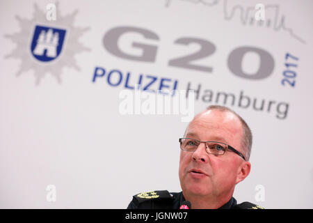 Hamburg, Deutschland. 9. Juli 2017. G20-Operations Director Hartmut Dudde bei einer Pressekonferenz mit der Polizei Adressierung gewalttätige Demonstrationen gegen die jüngsten G20-Gipfel in Hamburg, Deutschland, 9. Juli 2017. Foto: Christian Charisius/Dpa/Alamy Live News Stockfoto