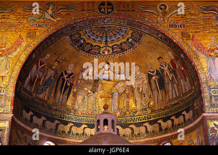 Die erstaunlichen Mosaiken in der Apsis der Basilika di Santa Maria in Trastevere, Rom, Italien. Stockfoto