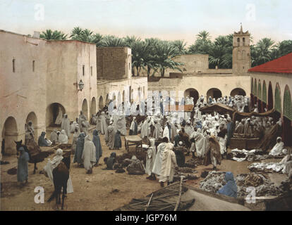 Ansicht von Biskra Markt in Biskra, Algerien. Ca. 1899. Photochrome Print. Teil eines Fotoalbums. Stockfoto