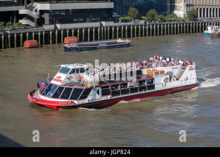 City Cruises Ausflugsboot auf der Themse, London Stockfoto