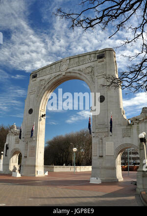 Das ikonische Bridge of Remembrance-Ehrenmal in Cashel Street Mall, Christchurch, Neuseeland. Stockfoto