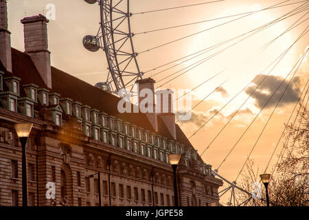 Großbritannien, London - 8. April 2015: die London Eye Riesenrad Stockfoto