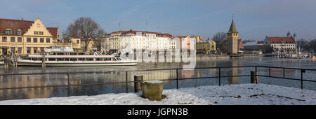 Panoramablick auf den Hafen von Lindau, Stockfoto