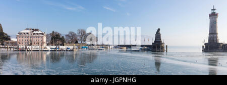 Hafeneinfahrt von Lindau am Bodensee Stockfoto